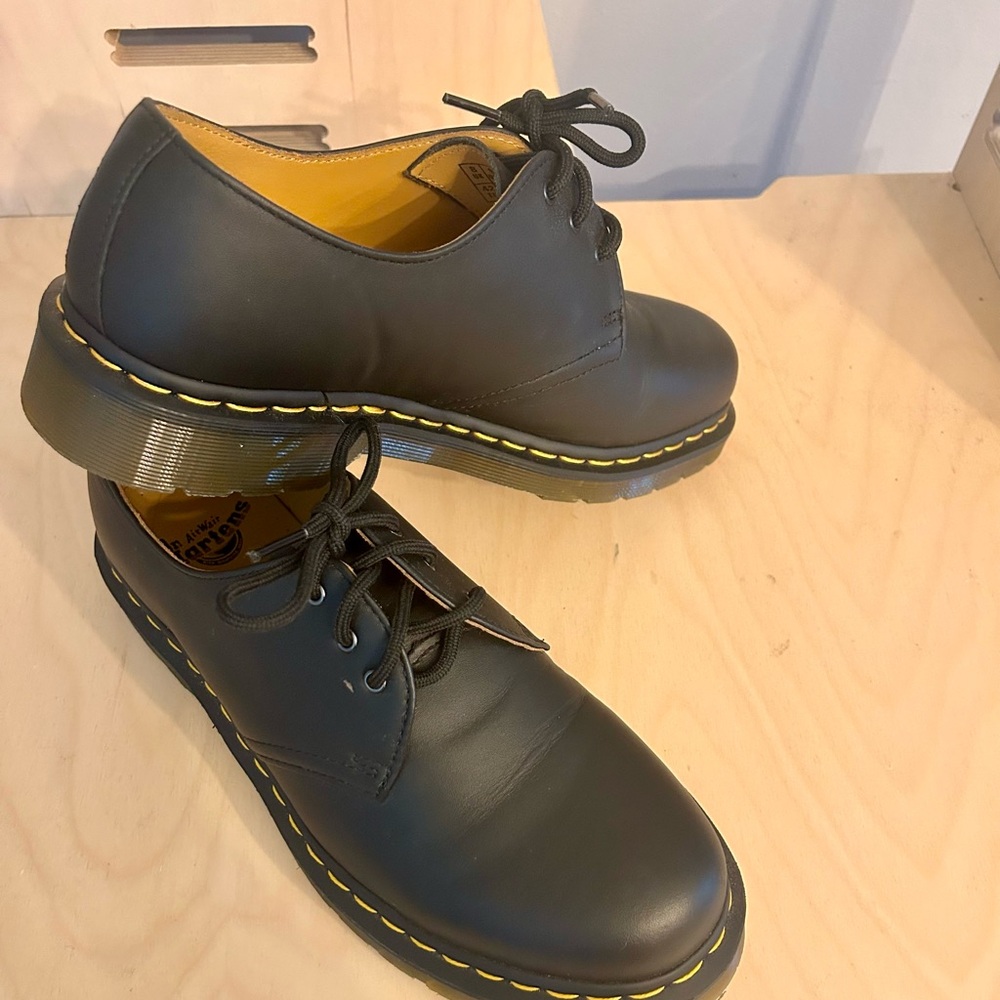 Doc Marten’s 1460 Oxford Unisex M(9), W(10)